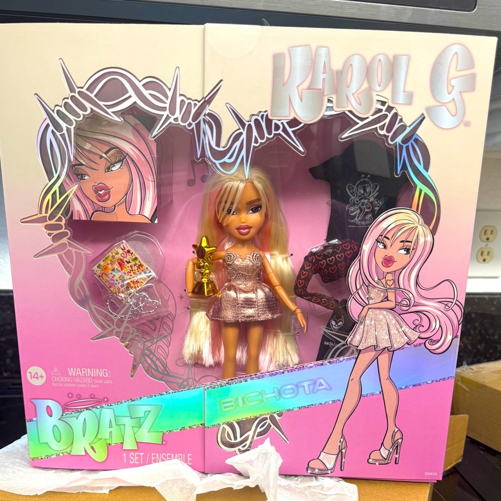 Bratz Karol G Bichota Doll Set